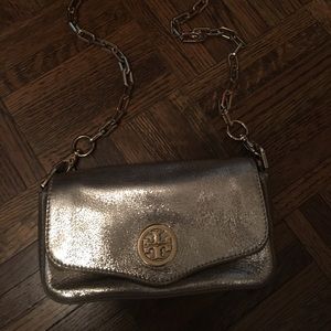 Gorgeous Tory Burch GOLD crossbody bag!